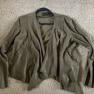 Green short cardigan